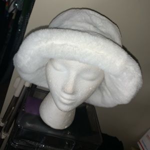 White Fuax Fur “PIMP HAT”
